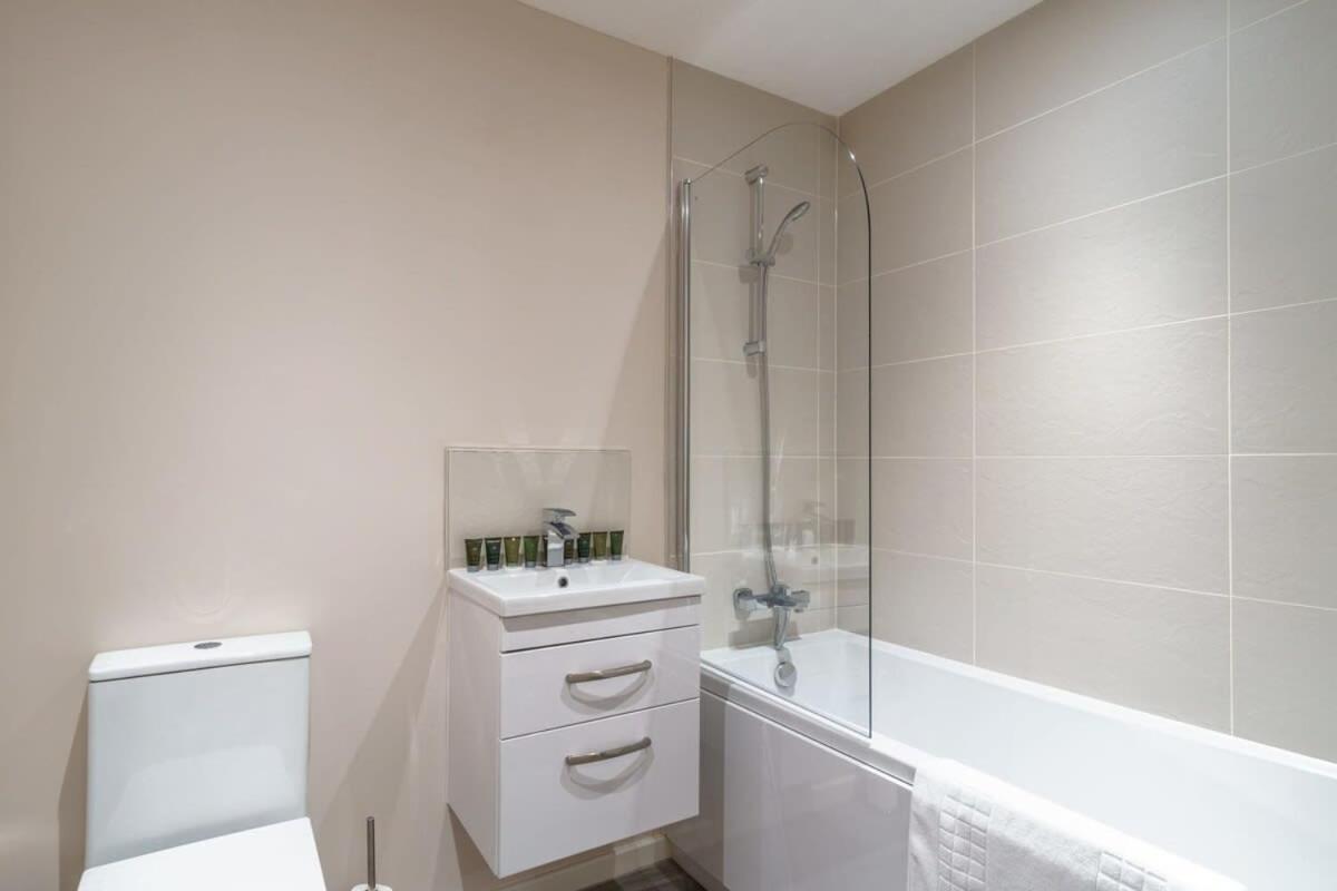 Bright 2 Bed - Sleeps 4 Apartment *